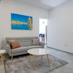 Perfect Location, Modern 2br