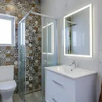 Perfect Location, Modern 2br