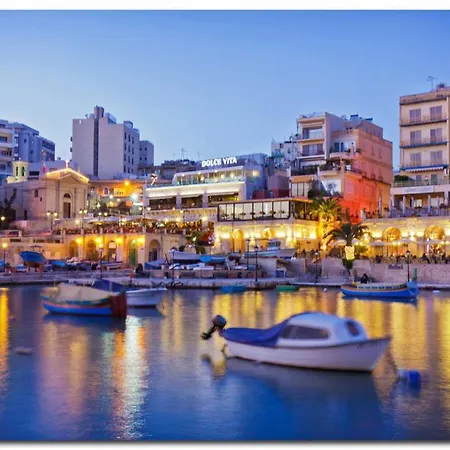 Perfect Location, Modern 2br Apartment *