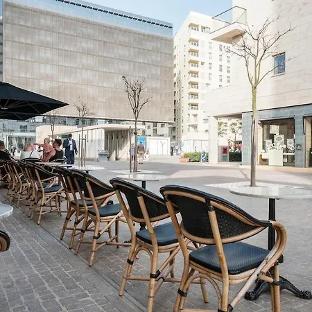 Perfect Location, Modern 2br