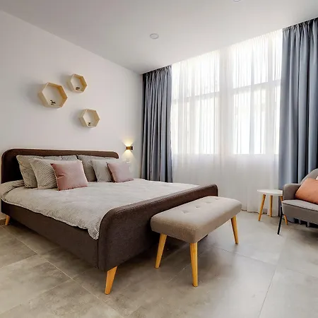 Perfect Location, Modern 2br 公寓 *