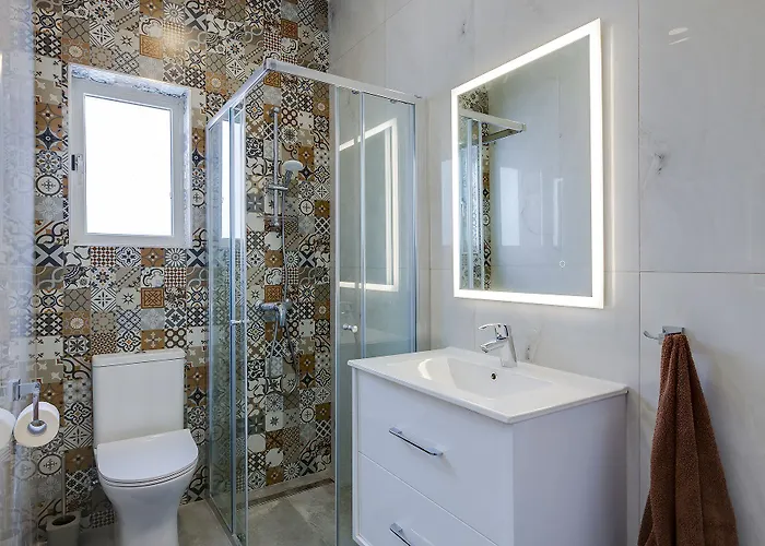 Perfect Location, Modern 2br